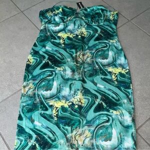 PrettyLittleThing Strapless Green Marble Dress